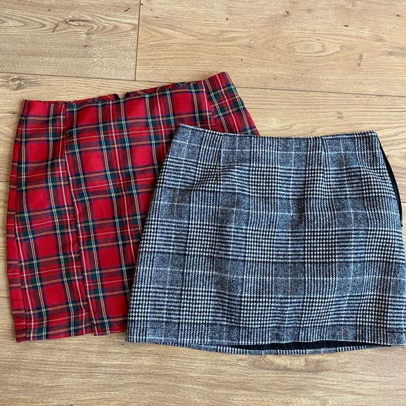 2 mini skirts - Picture 1 of 1